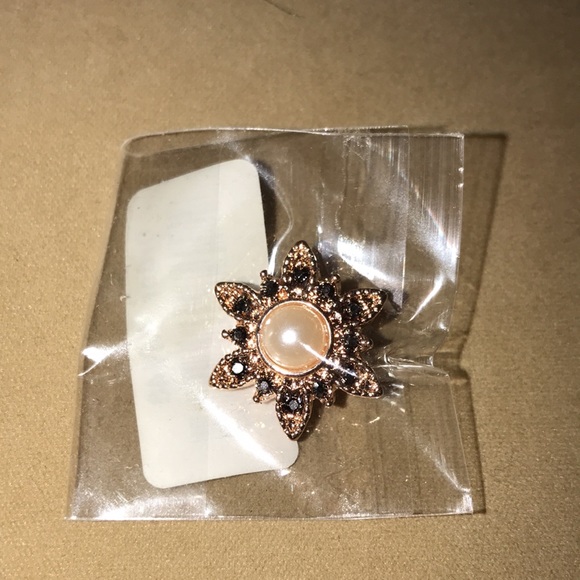 Magnolia & Vine Snap Bracelet with 2 Snaps - Picture 6 of 8